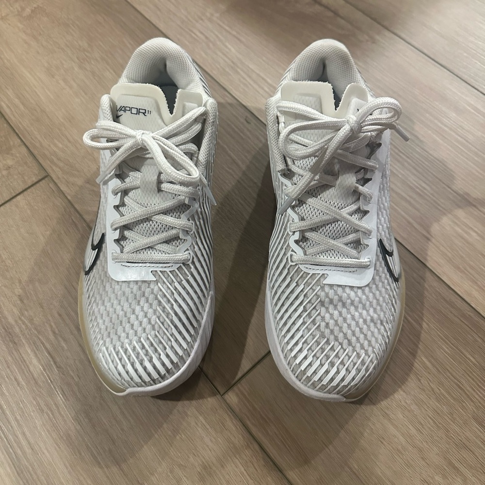 NikeCourt Air Zoom Vapor 11